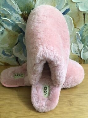 UGG Slippers Light Pink Soft Sheepskin Shearling Size 10